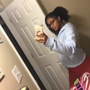 Meet your Posher, Denisha